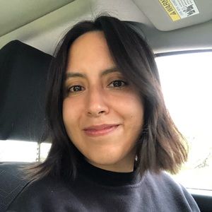 Meet your Posher, Mayra